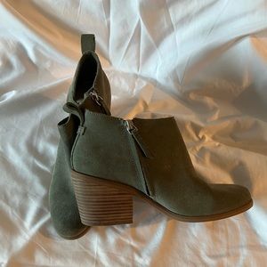 Tom’s Lea bootie